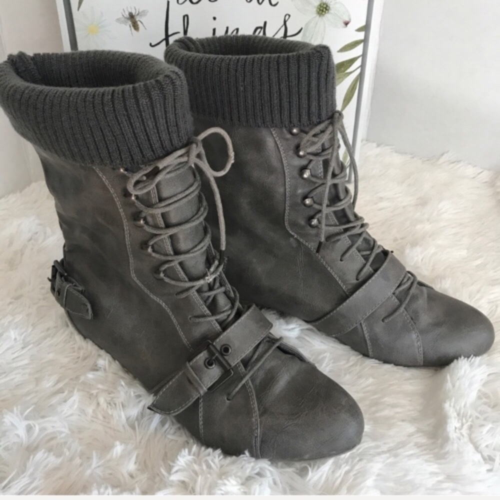 Steve Madden Lace up Combat Boots