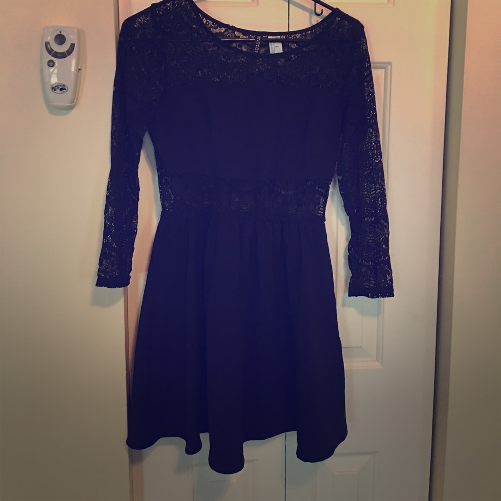 Black Lace Long sleeved Dress