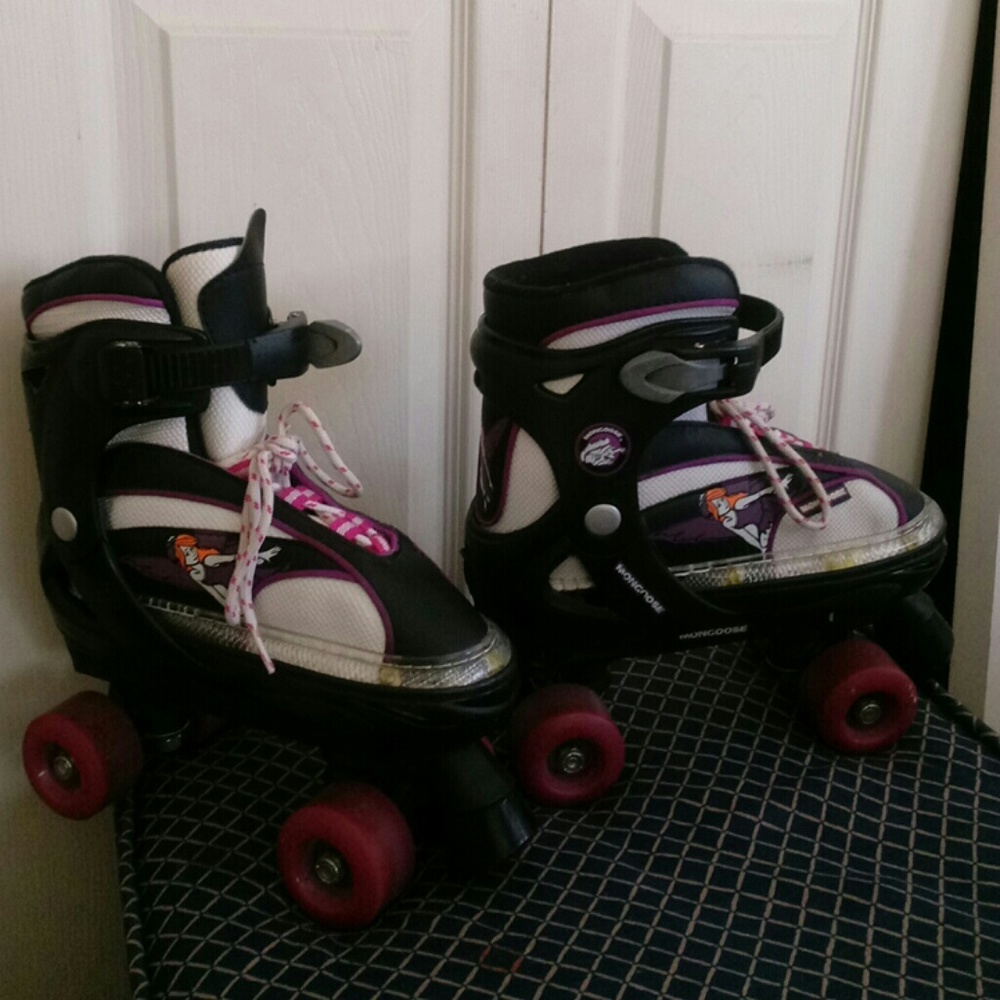 Mongoose skates