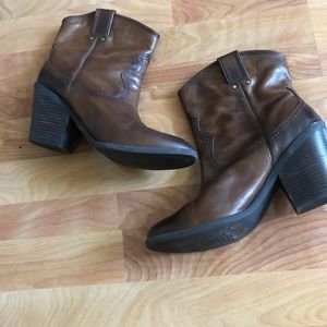 Lucky cowgirl boots *** FLASH SALE***