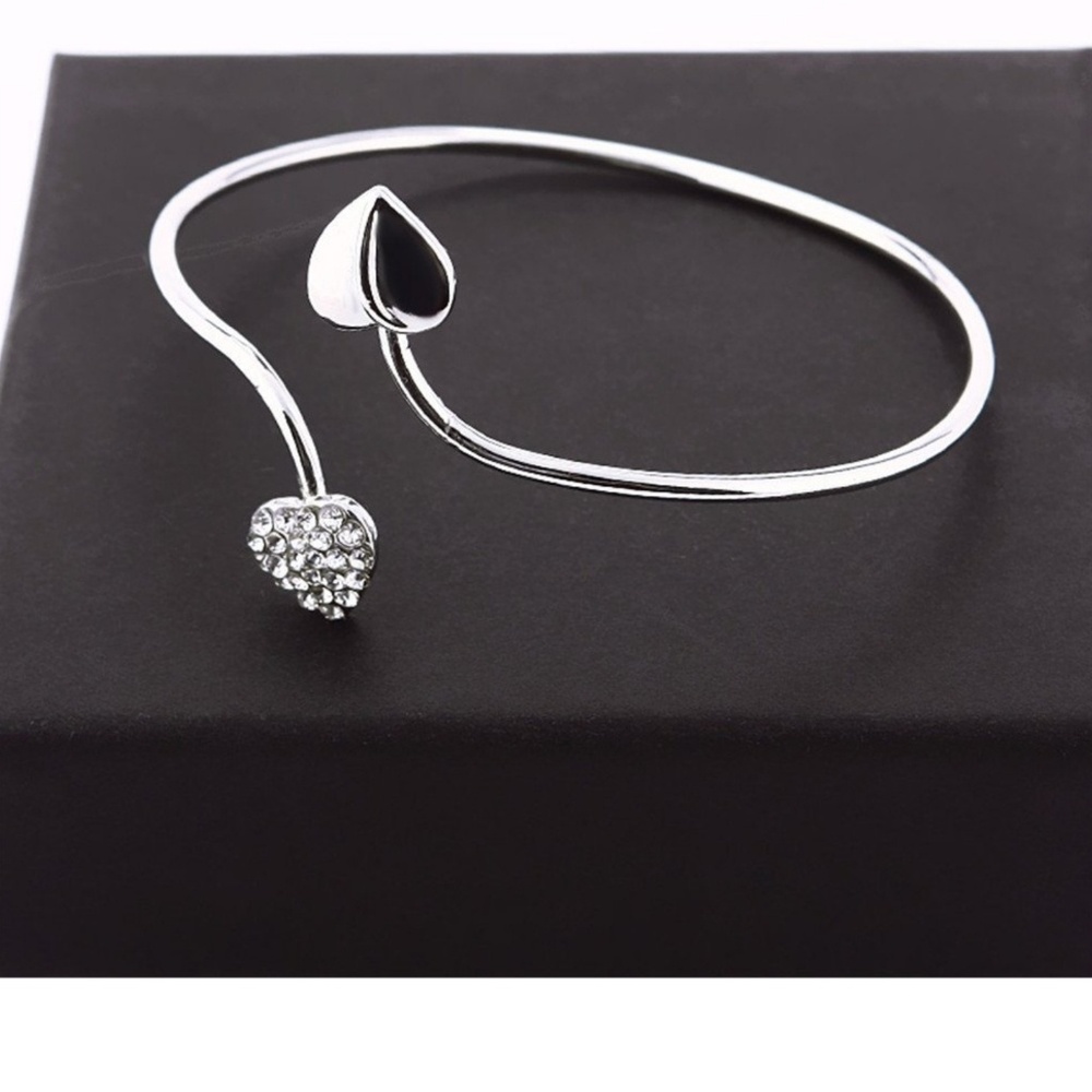 Nwt Silver Double Heart Rhinestone Bangle - Picture 4 of 7