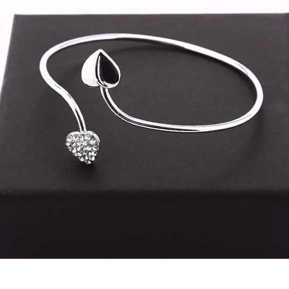 Nwt Silver Double Heart Rhinestone Bangle - Picture 4 of 7