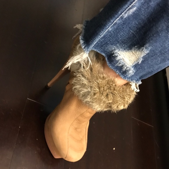 YSL Tribute Boots with Rabbit Fur trim - Picture 5 of 8