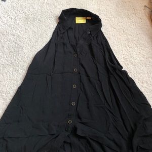 Black sleeveless top