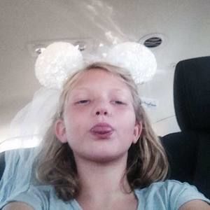 Meet your Posher, Averie