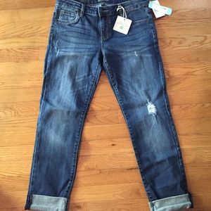 Womens Boyfriend Jeans Size 4. NWT