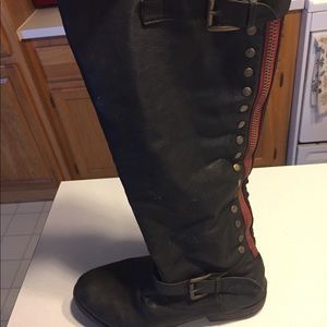 Black bamboo boots 👢