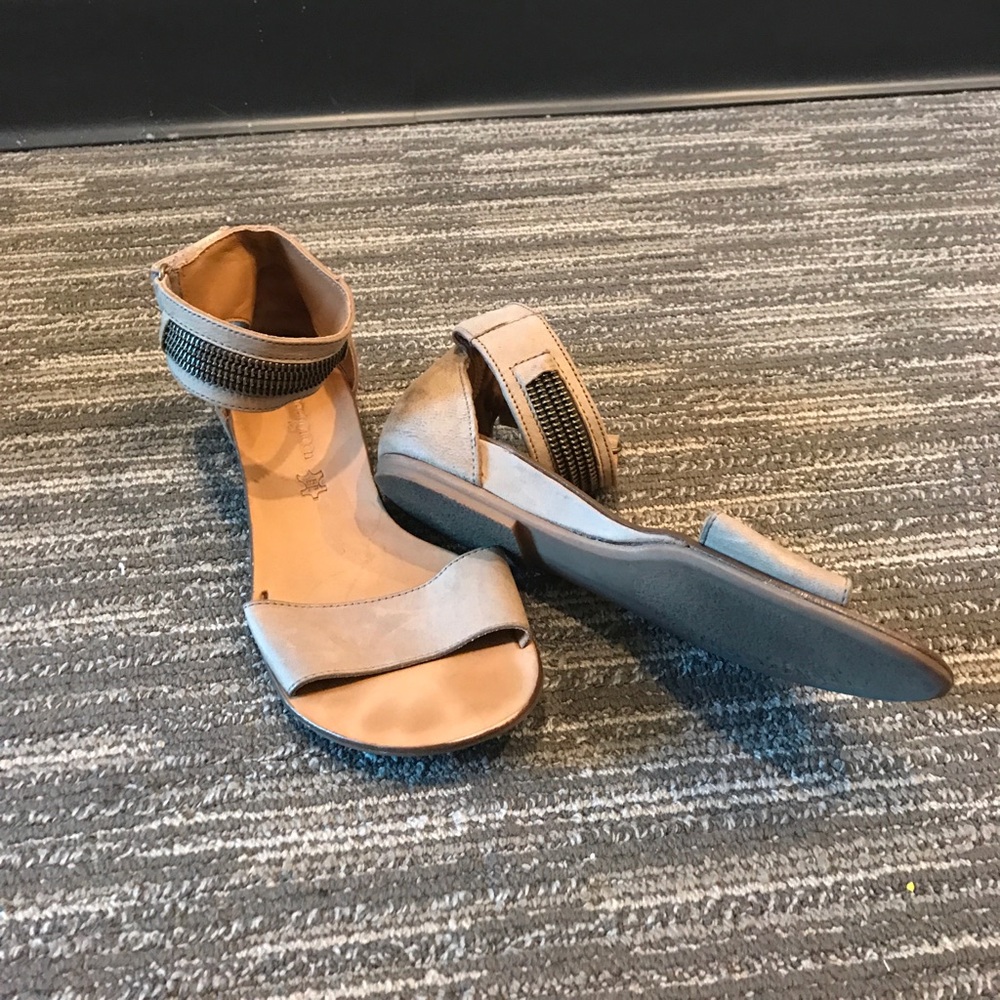 zipper sandals