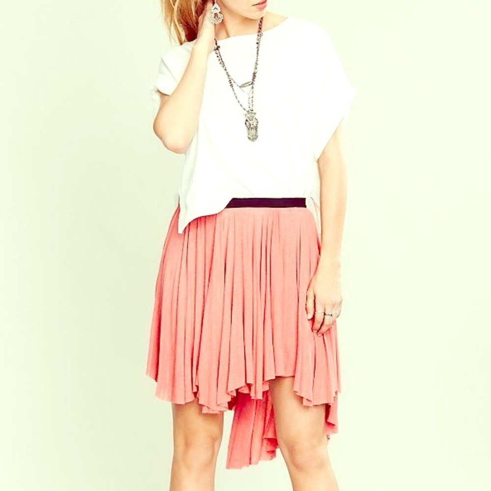 🌀 FREE PEOPLE ASYMMETRIC KNIT SKIRT🌀🌟NWTs🌟