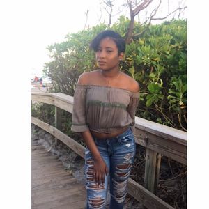 Meet your Posher, Lunara