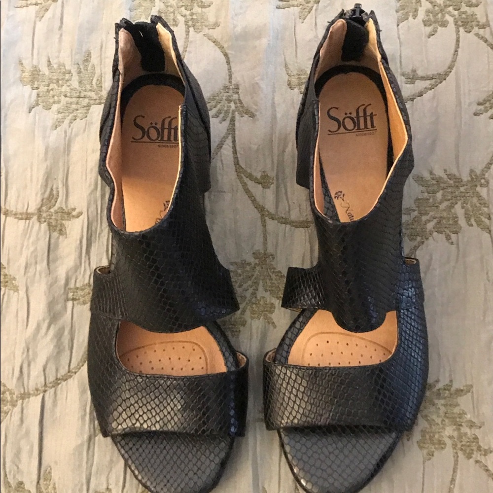 Sofft (black and tan)m snakeskin )