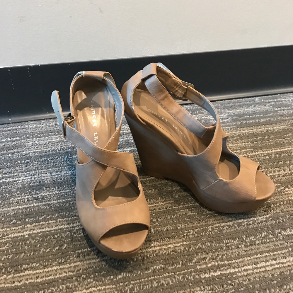 chinese laundry wedges