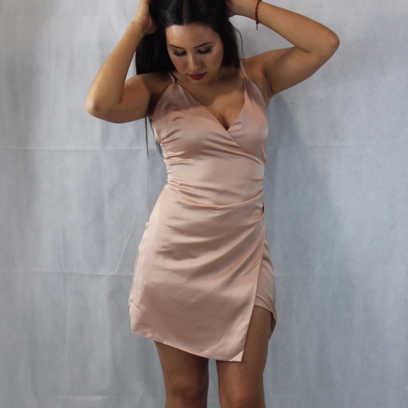 Rose Gold Silk dress - Picture 2 of 5