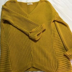 Oversized sweater! Super comfy