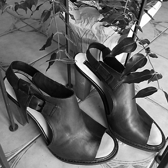 Calvin Klein Jeans Shoes - BEAUTIFUL CALVIN KLEIN