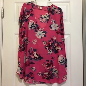 Cap sleeve pink tee with floral print