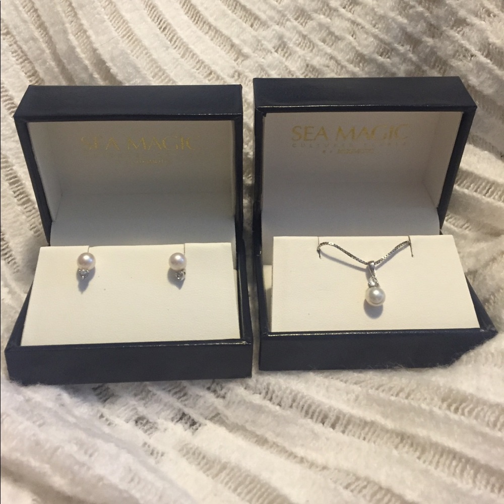 Pearl earrings and necklace