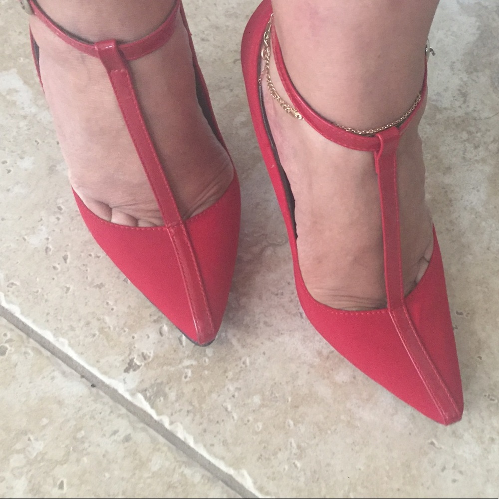 Red heels 👠 - Picture 2 of 4