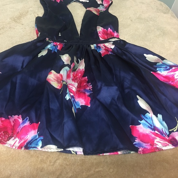 Cute floral evening dress - Picture 3 of 5