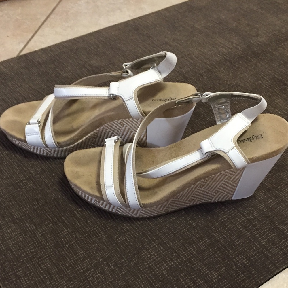 Style and company white and tan wedges