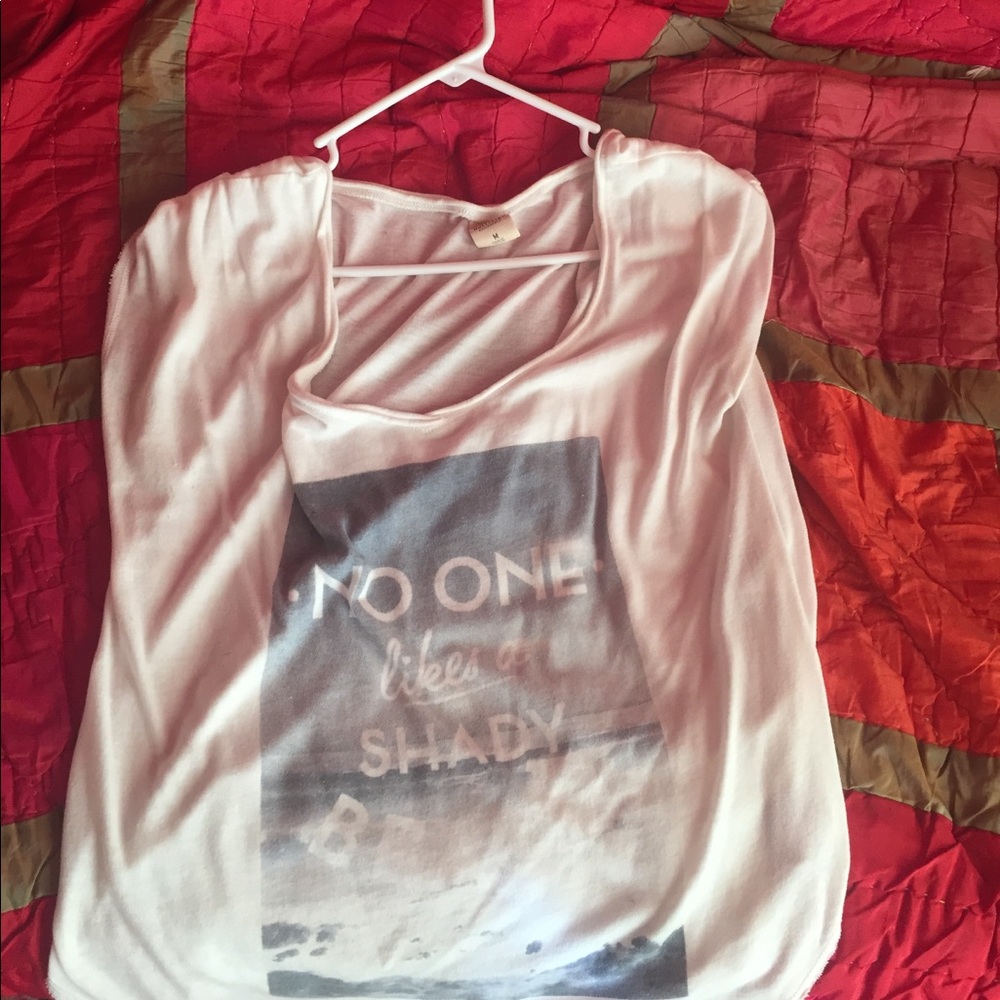 Hollister tee