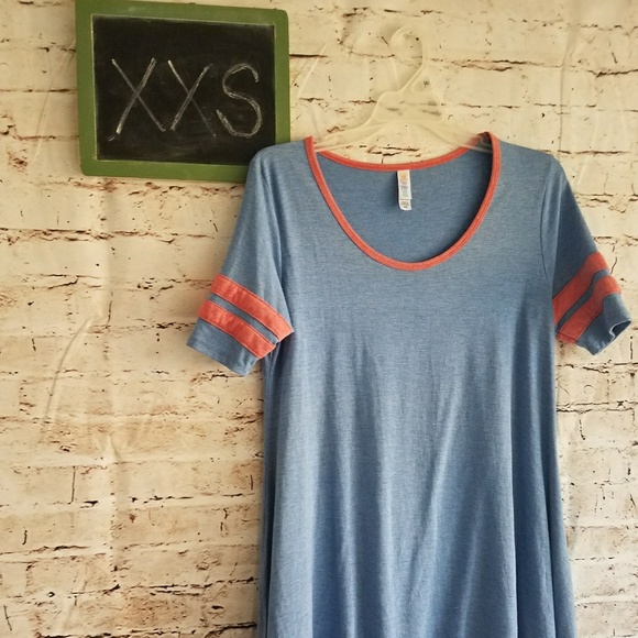 LuLaRoe Tops - Lularoe XXS Perfect T Good Used Condition