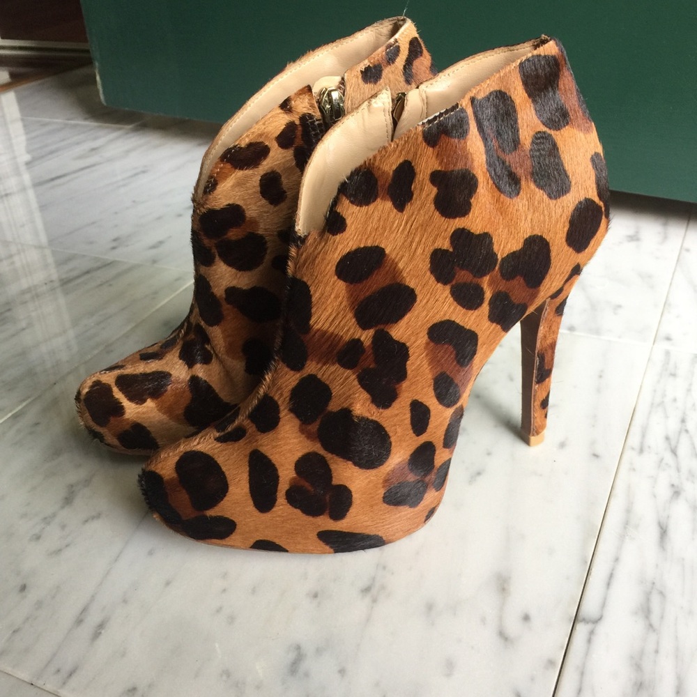 Schutz leopard cheetah print platform booties heel