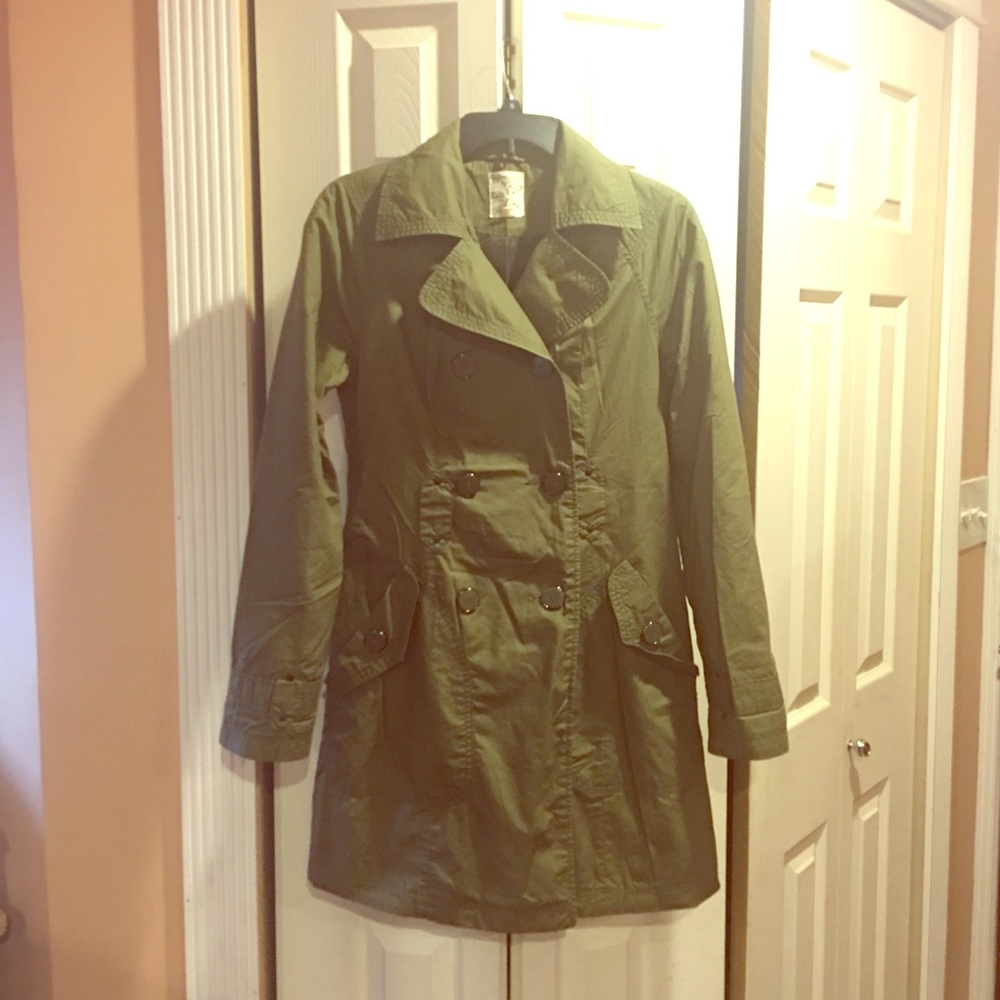 lightweight trench coat