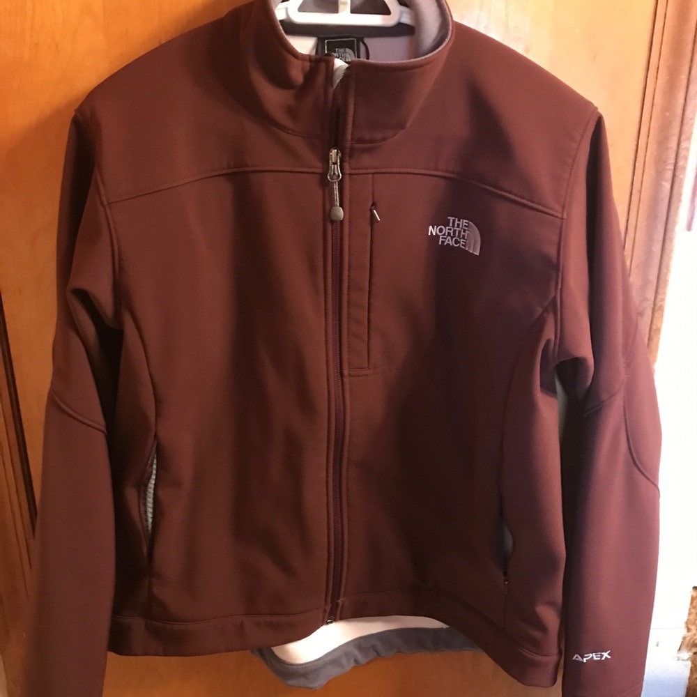Woman's north face jacket
