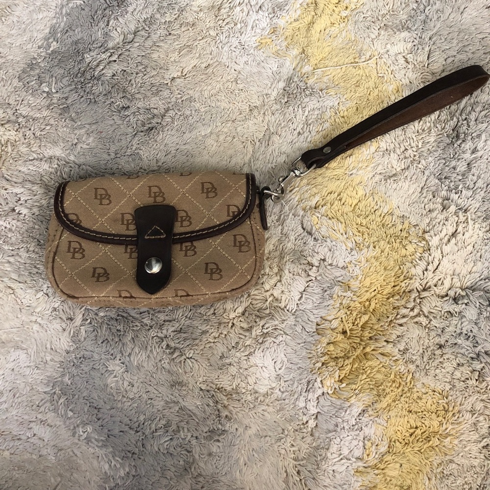 Dooney & Bourke wristlet