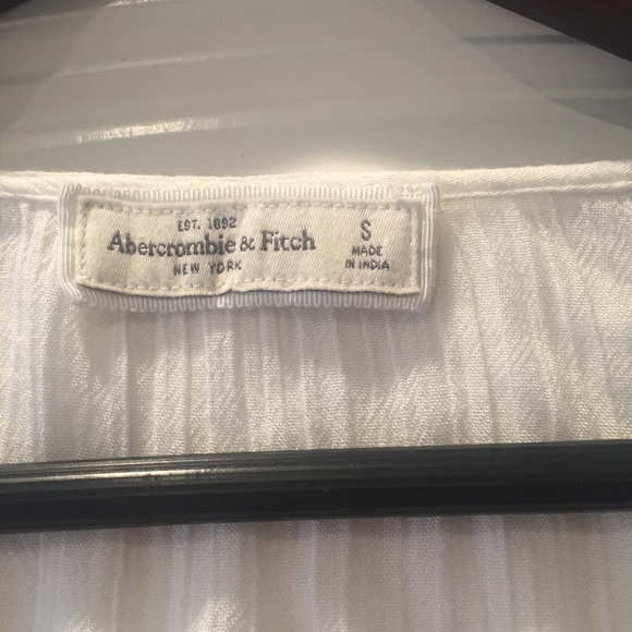White Abercrombie BoHo blouse. Short sleeves. - Picture 2 of 5
