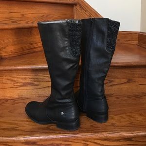 Black riding boots