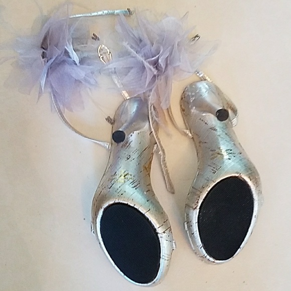 Shoes - Picture 4 of 4