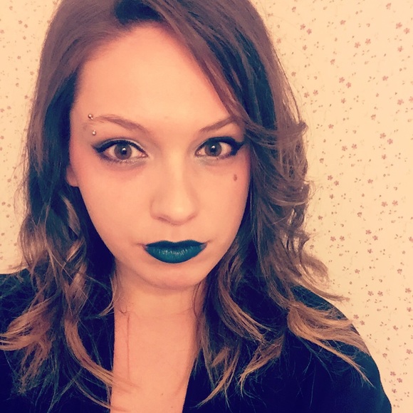 🍄 Meet your Posher, Cassy 🌈 - Picture 3 of 4