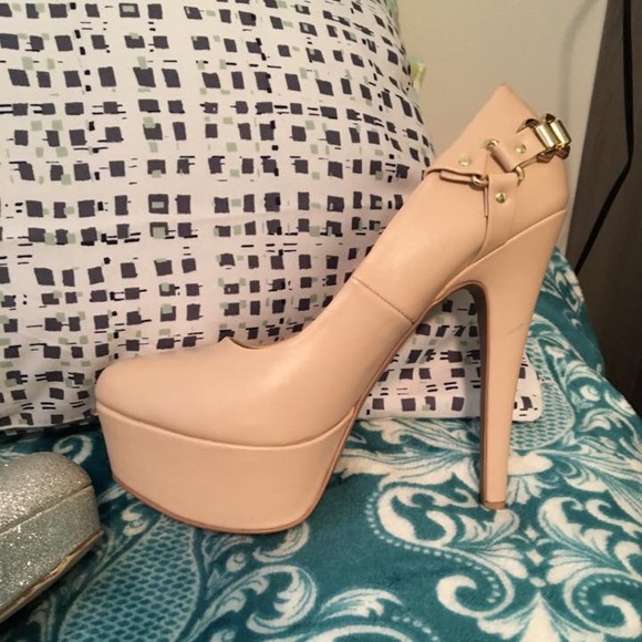 Heels - Picture 1 of 1