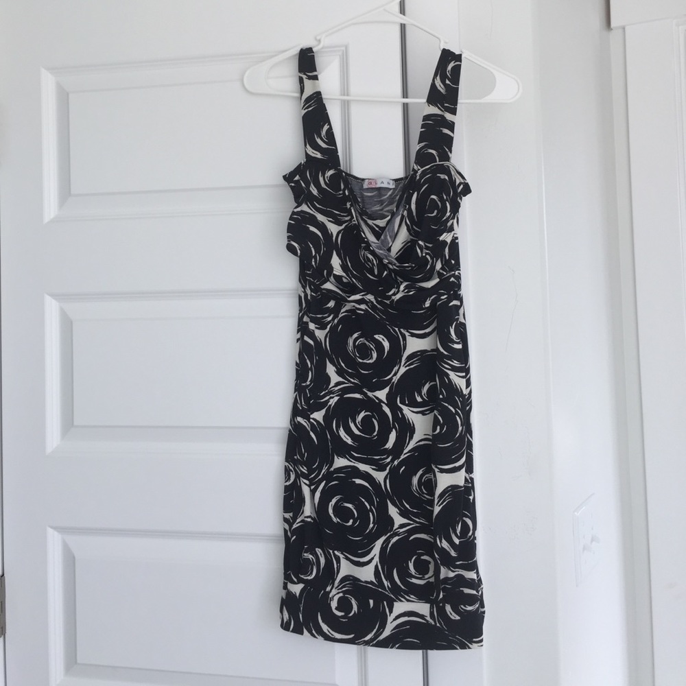 Stretchy black rose print dress