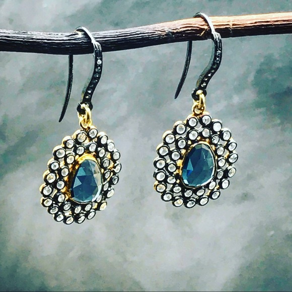 Sold Diamonds blue spinal white sapphires earrings - Picture 6 of 6