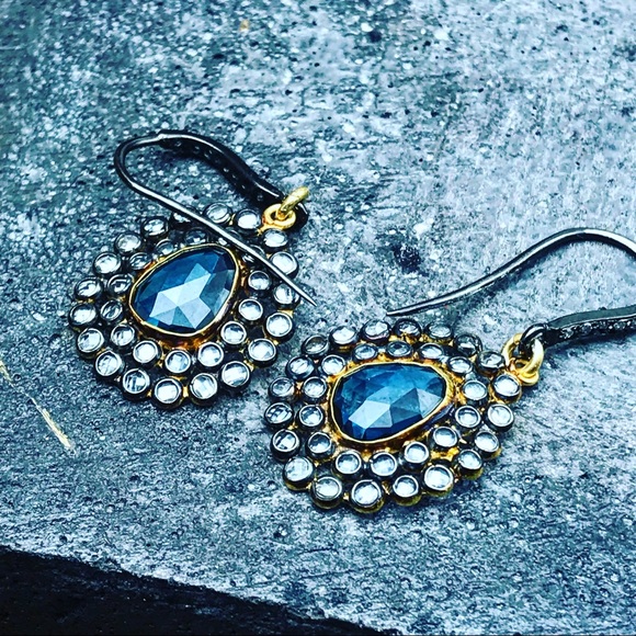 Sold Diamonds blue spinal white sapphires earrings - Picture 5 of 6