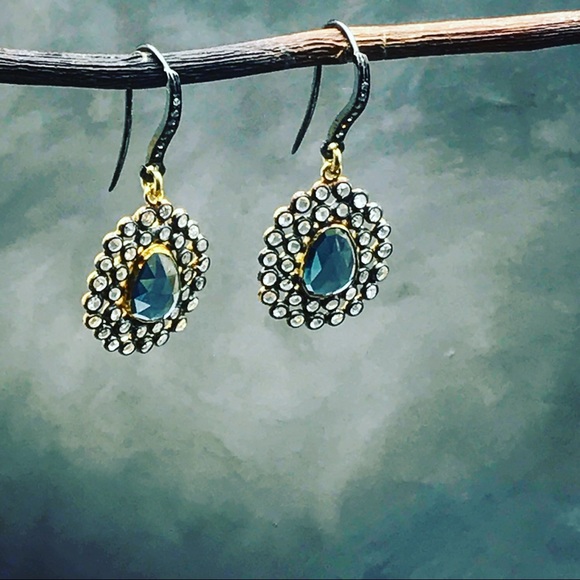 Sold Diamonds blue spinal white sapphires earrings - Picture 2 of 6