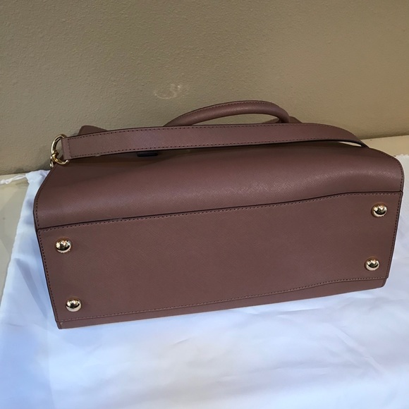 Michael Kors Purse - Picture 3 of 4