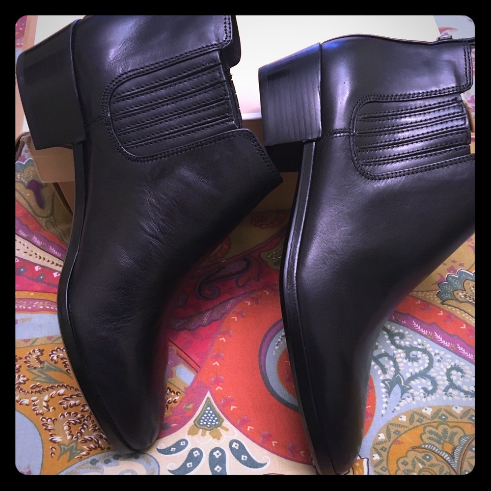 MK booties