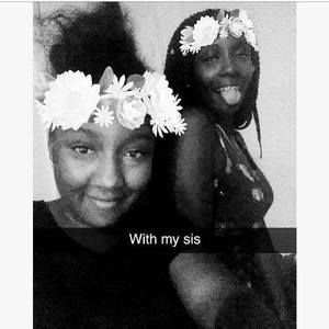 Meet your Posher, Desiree