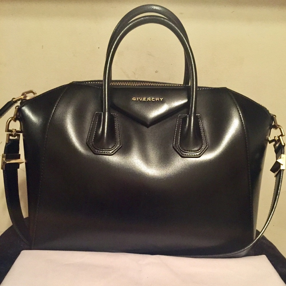 Givenchy Medium Antigona Satchel