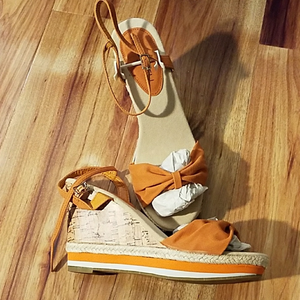 Sandals - Picture 2 of 3