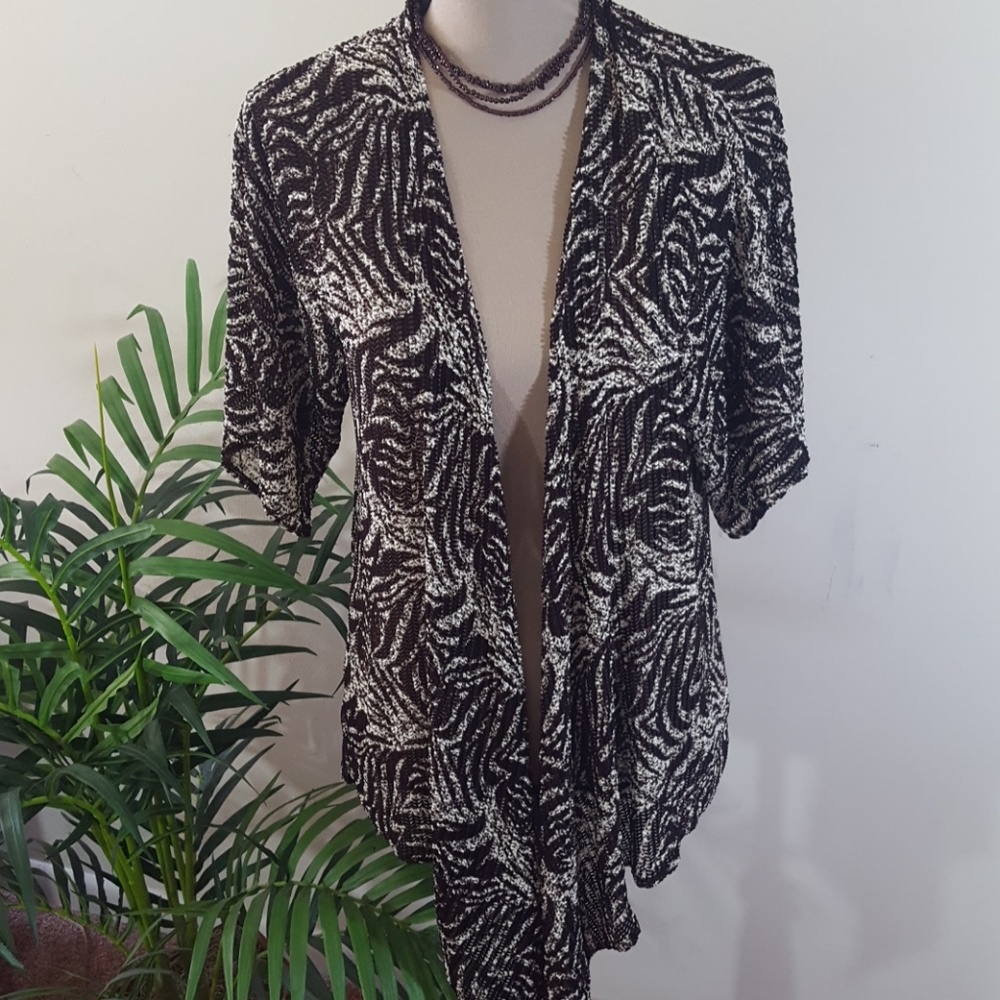 LIGHT WEIGHT PATTERN SHORT SLEEVES CARDIGAN💙