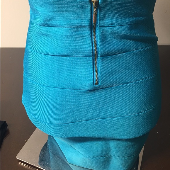 Small turquoise bebe bandage skirt. - Picture 2 of 8