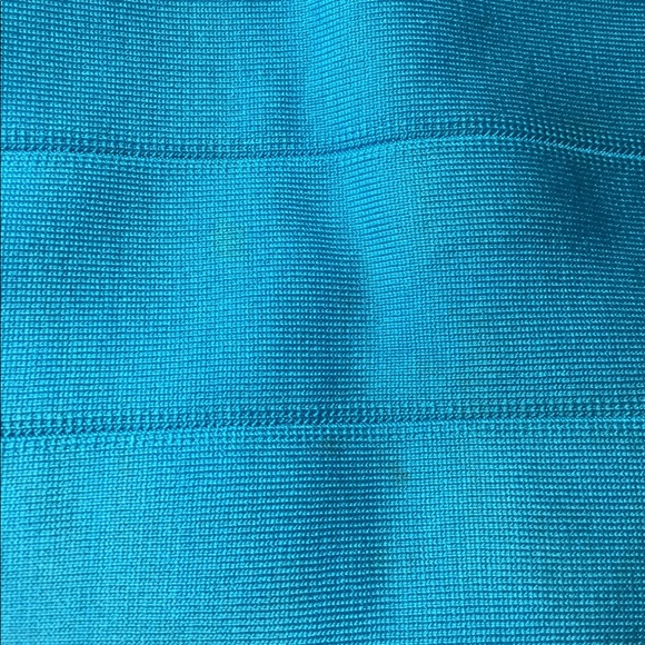 Small turquoise bebe bandage skirt. - Picture 8 of 8
