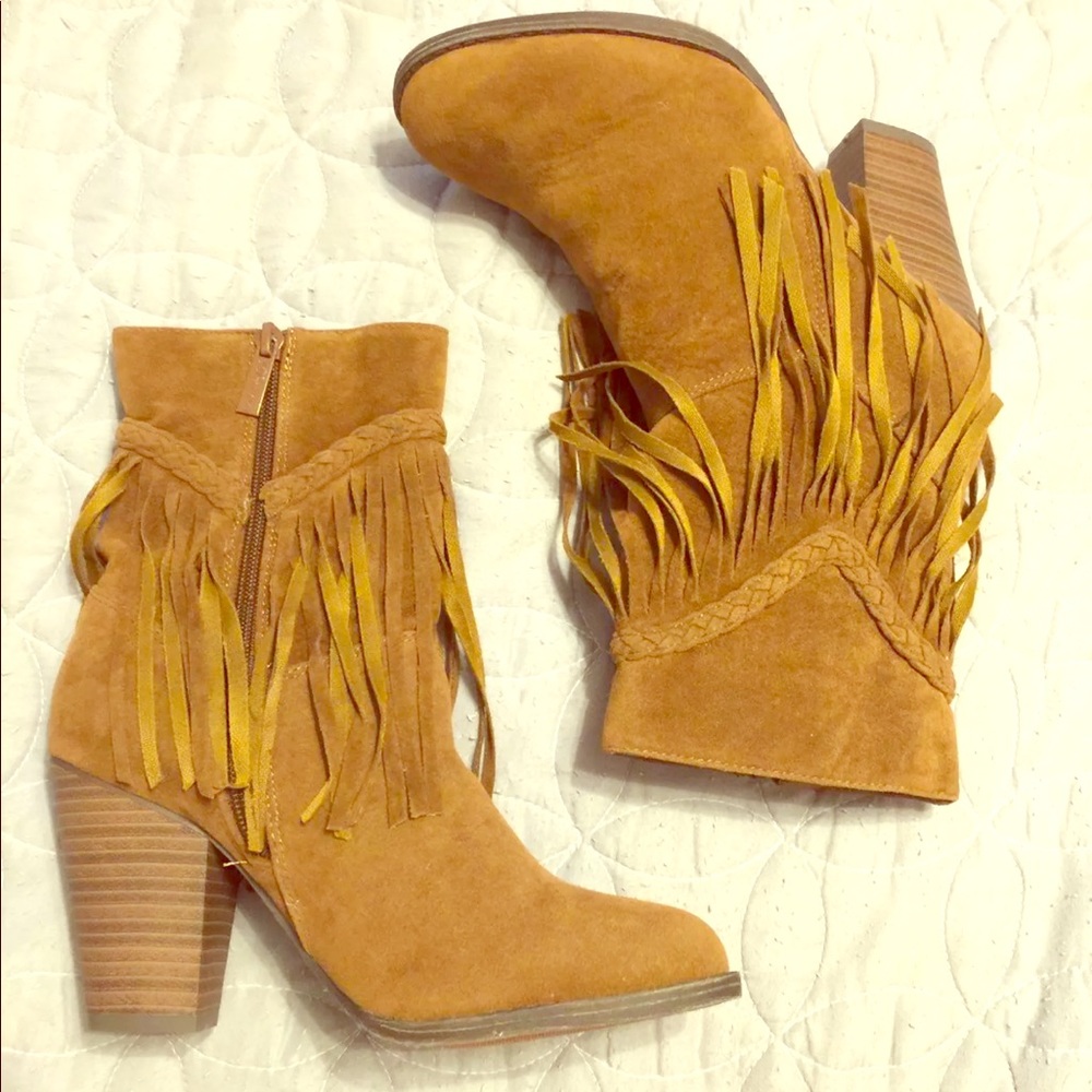 Fringe boots