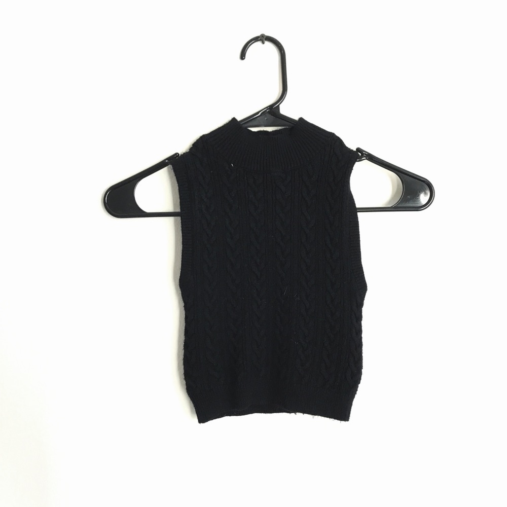 Forever 21 crop top sleeveless sweater