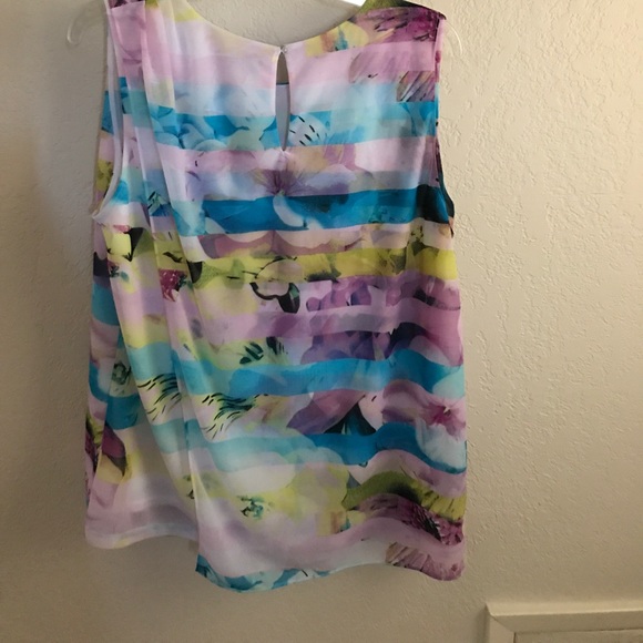 Top - Picture 2 of 2